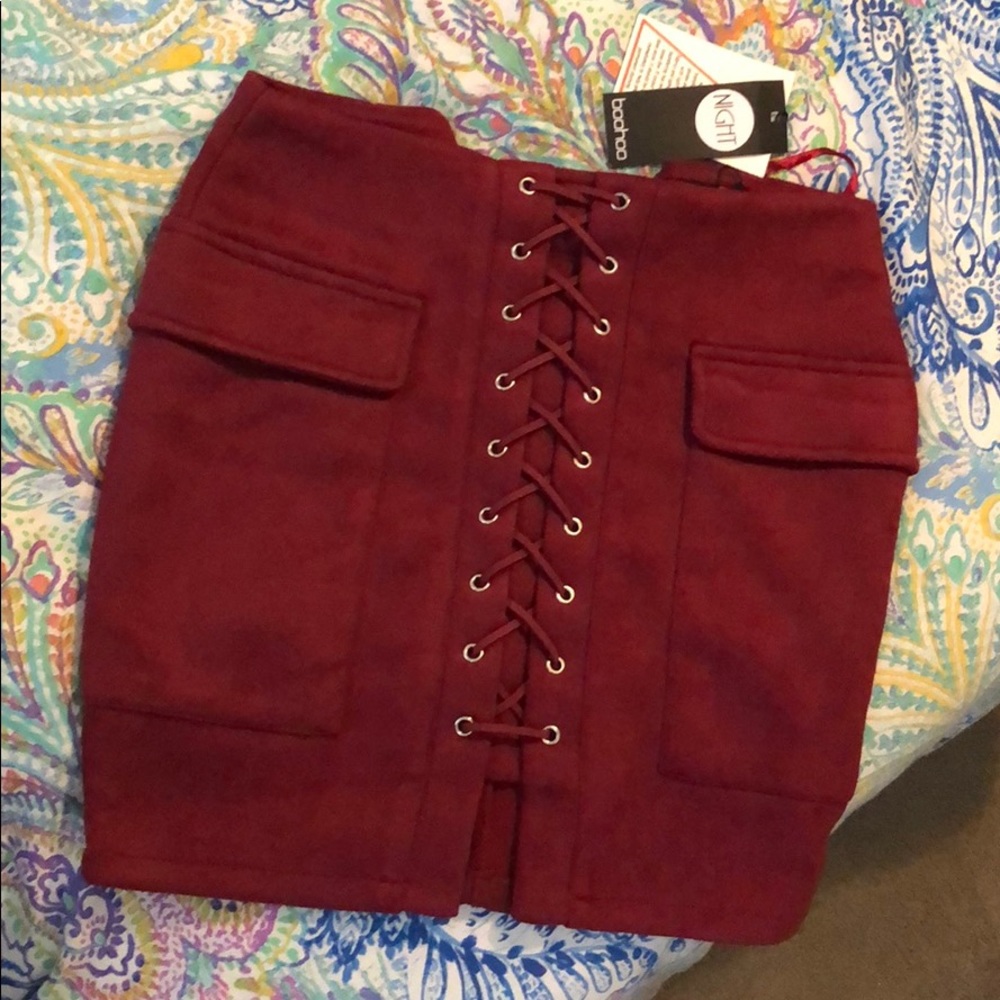 Maroon Boohoo skirt